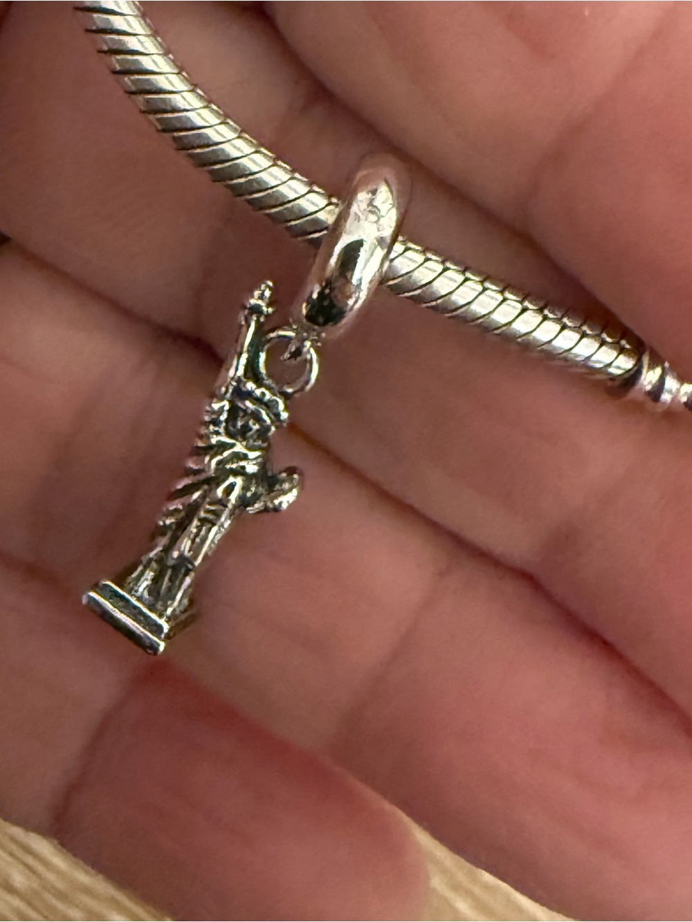 Pandora Silver Statue of Liberty Dangle Charm - Silver - Picture 4 of 7